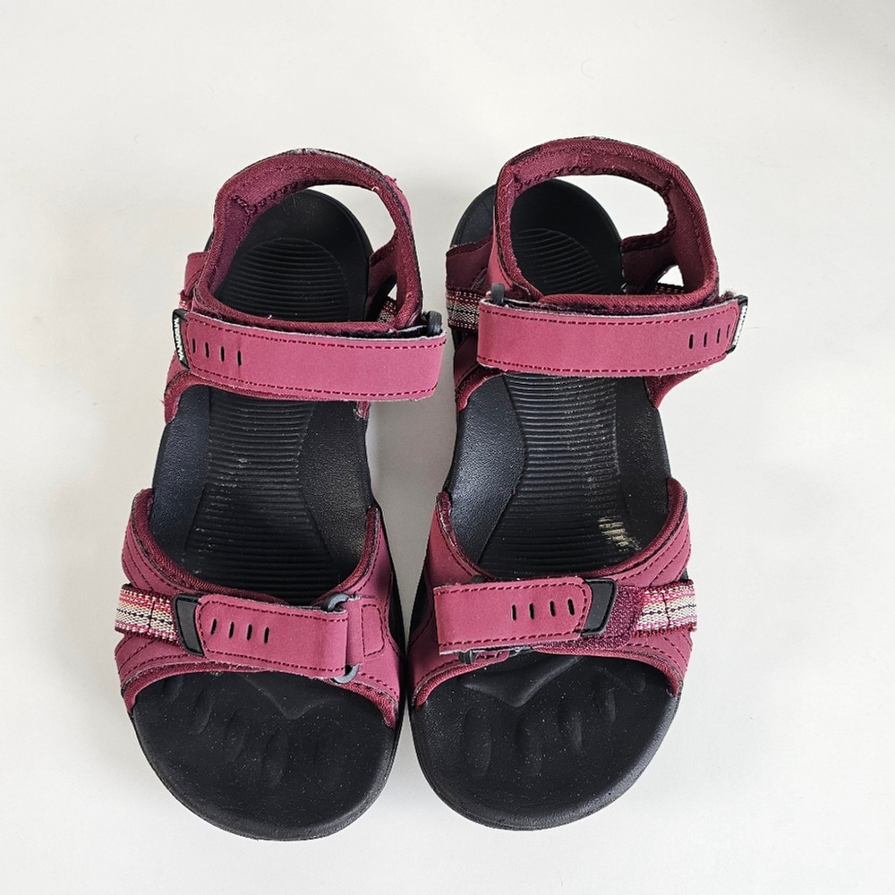 MEGNYA Red and Black Sandals Women's Size 7